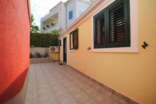 Villa Guliver Slatine Exterior foto